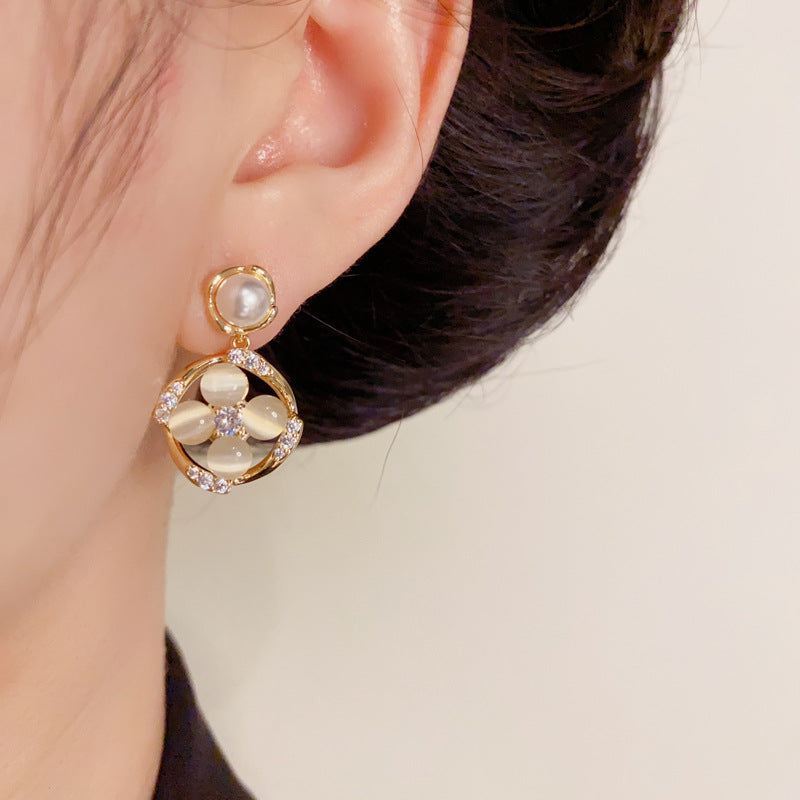 Elegant Flower Petal Geometric Pearl Earrings – Silver Needle Design