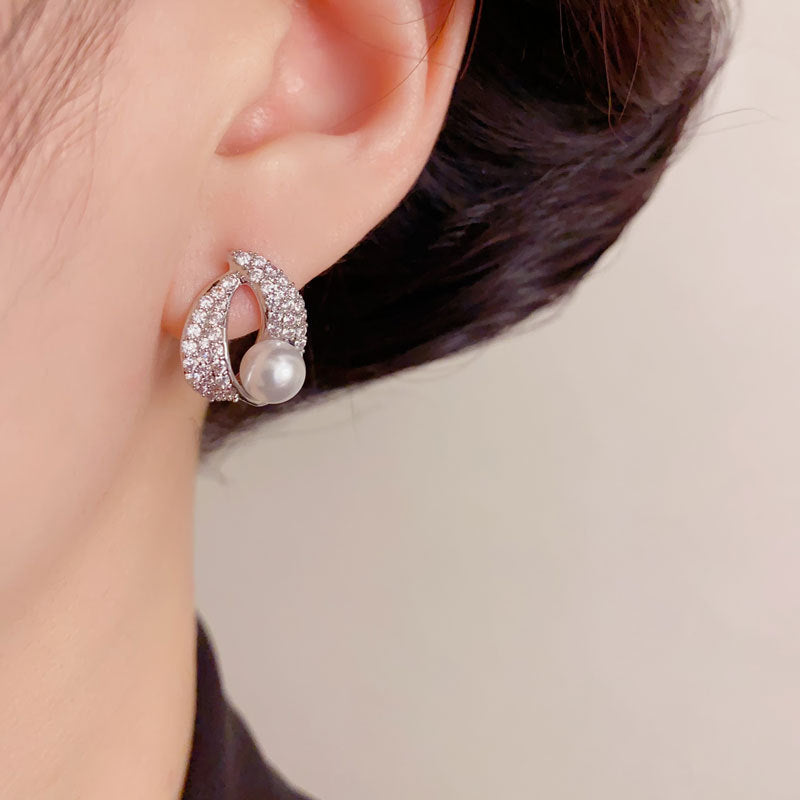 Elegant Zircon Geometric Pearl Stud Earring – French Minimalist Design