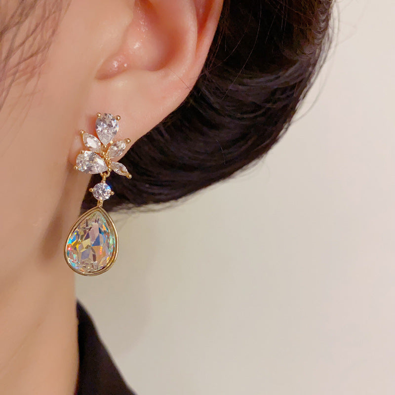 Luxury Zircon Leaf & Droplet Drop Earrings – Nature-Inspired Design