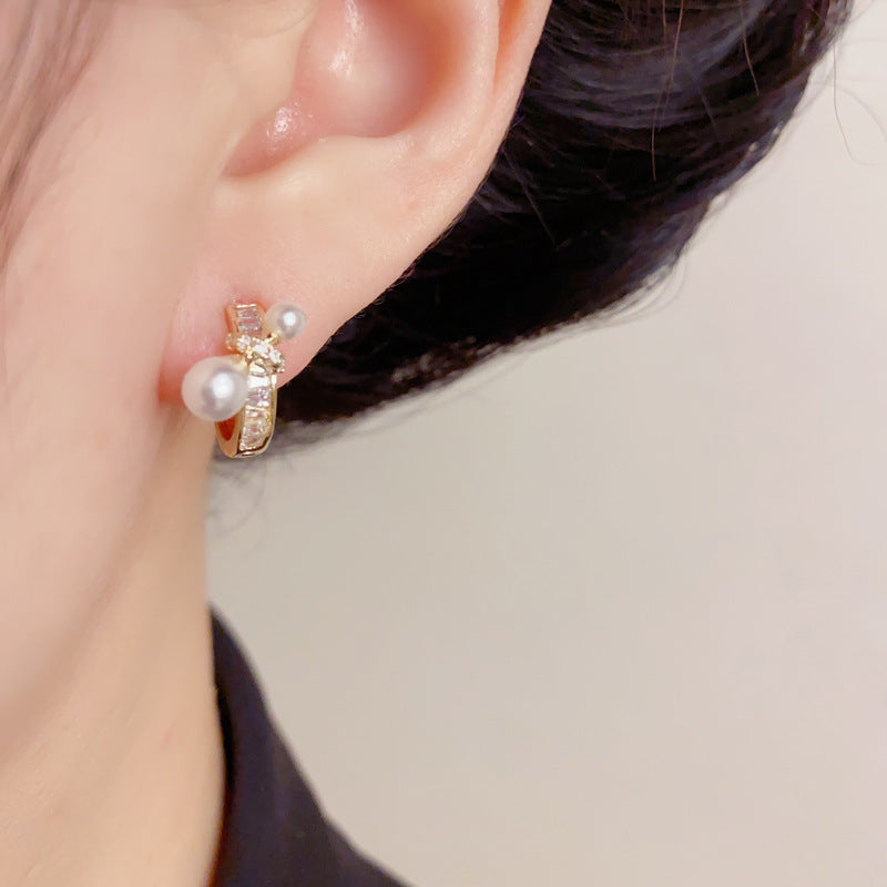 Elegant Knotted Pearl Mini Stud Earrings – Minimalist Design
