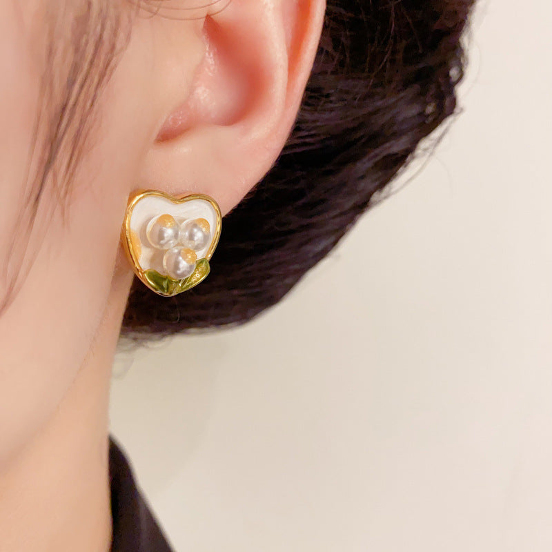 Enamel Pearl Tulip & Heart Stud Gold Earrings – Elegant Floral Design