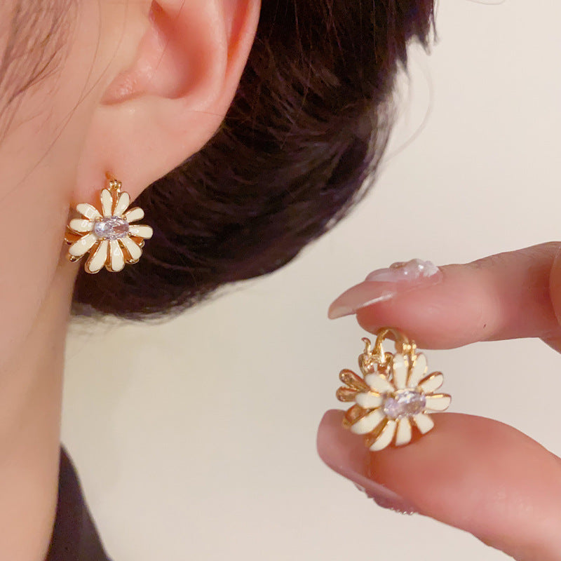 14K Gold Luxury Enamel & Zircon Daisy Earrings – Elegant Floral Design