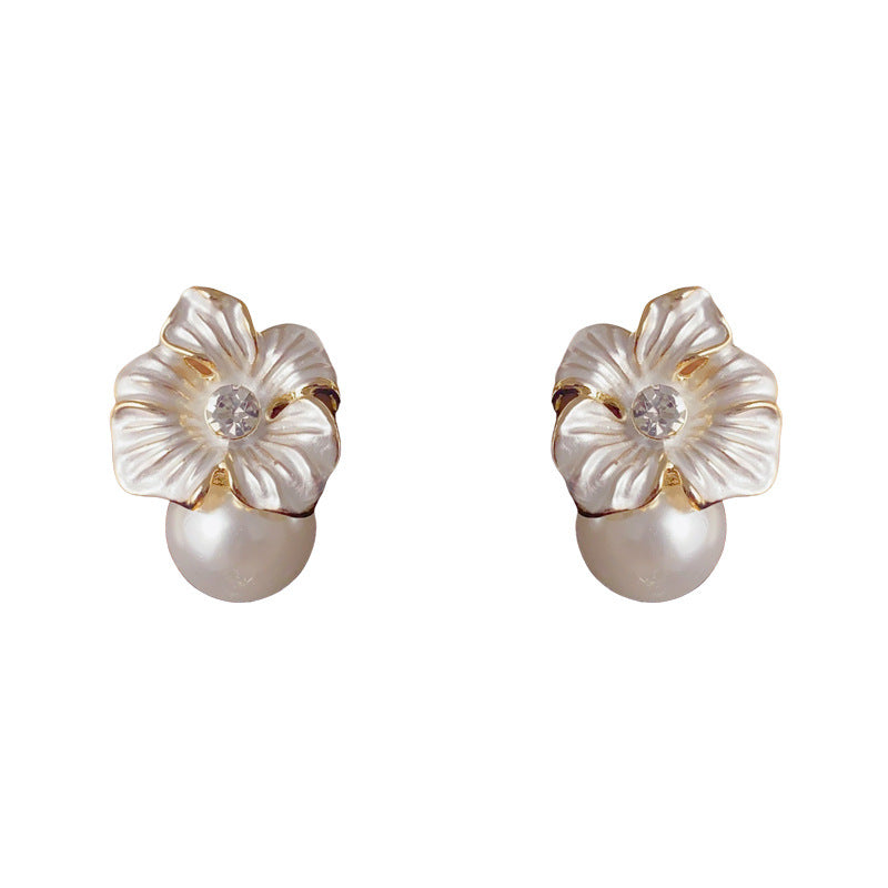 Luxury White Petal Pearl Stud Earrings – Floral Design
