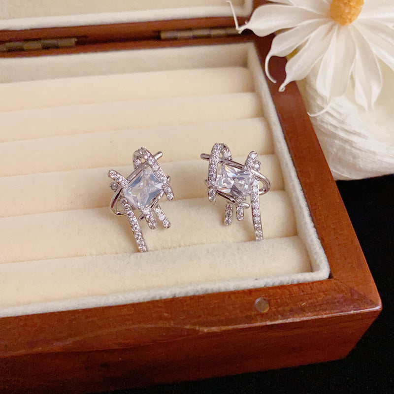 Elegant Zircon Woven Sugar Cube Stud Earrings – Geometric Design