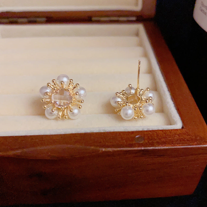 14K Gold Minimalist Pearl Sunflower Stud Earrings – Elegant Design