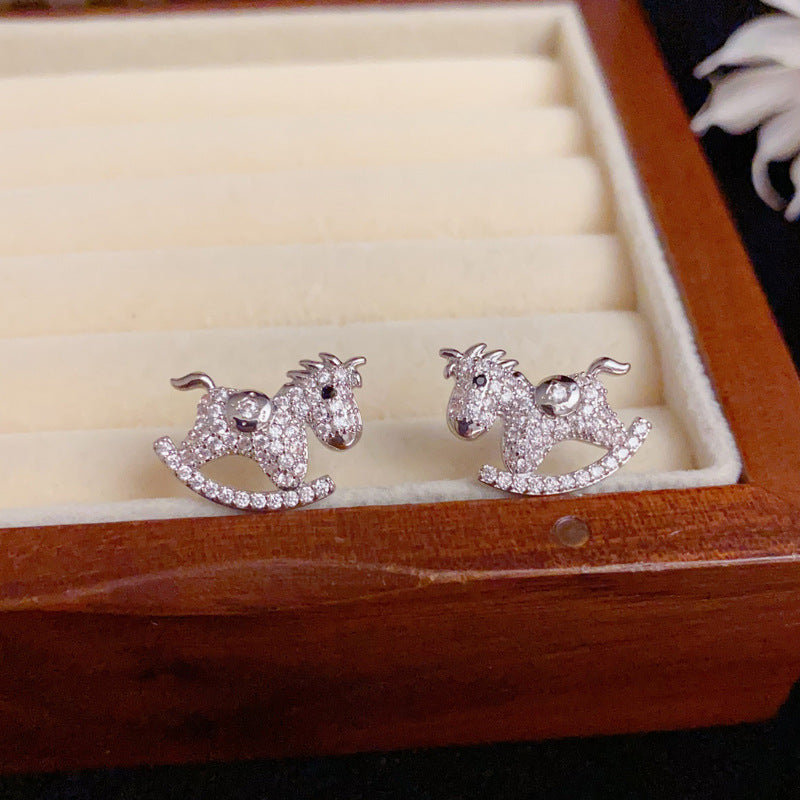 Luxury Full-Zircon Horse Stud Earrings – Elegant Design