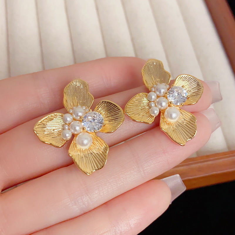 Eaioncol Floral Petal Pearl Stud Earrings 18K Gold