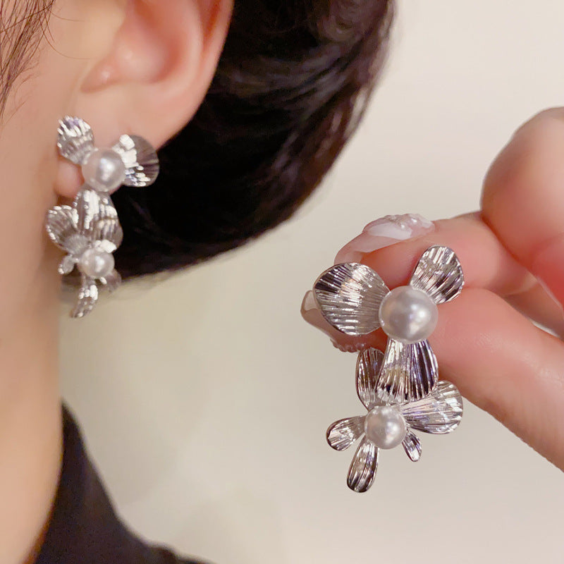 18K Gold Pearl Flower Tassel Earrings – Elegant Statement Design