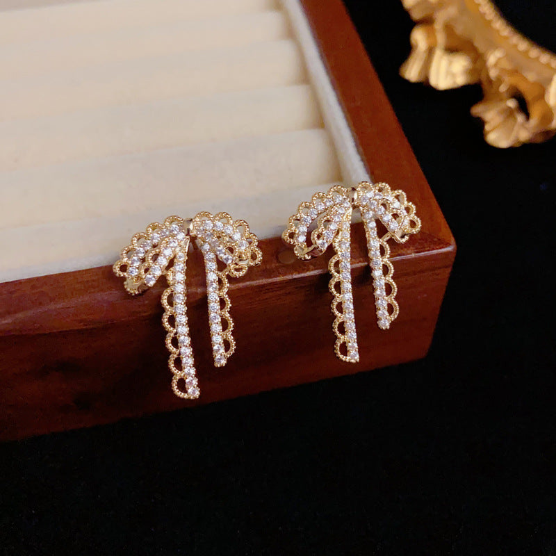 Luxury Zircon Lace-Edge Bow Stud Gold Earrings – Elegant Design