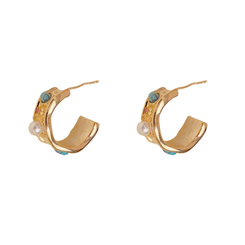 Pearl & Metal Irregular C-Shaped Hoop Gold Earrings – Geometric Design