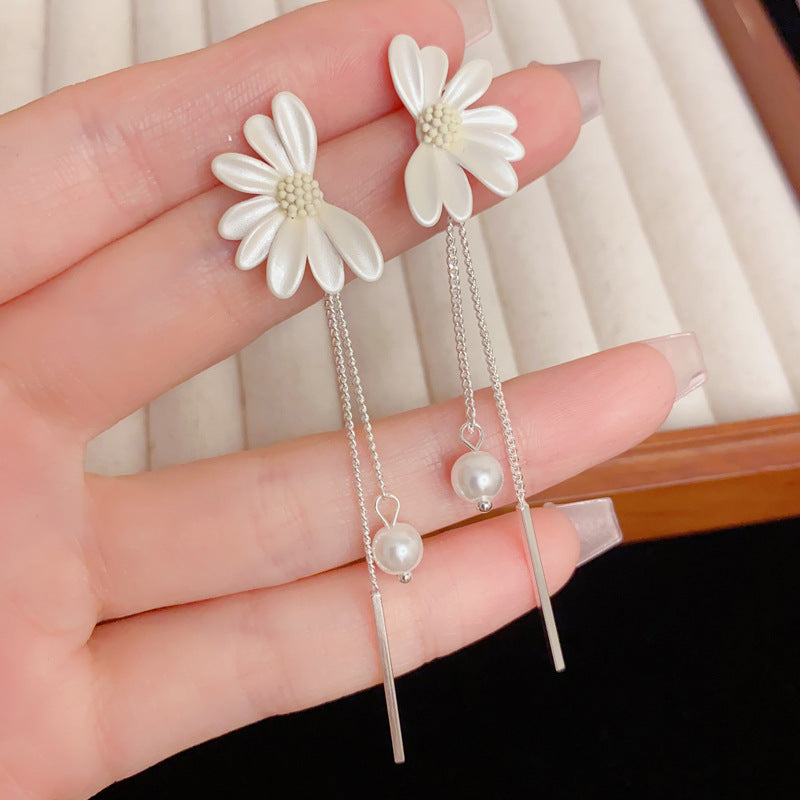 Eaioncol Daisy Petal Tassel Drop Earrings Gold