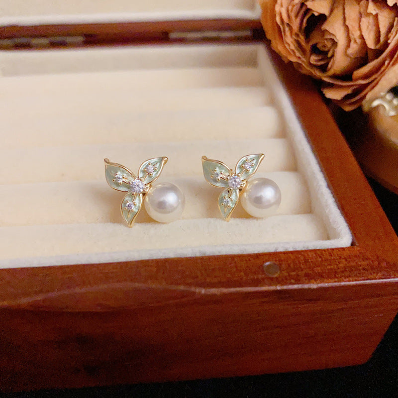 Elegant Three-Leaf Flower & Pearl Stud Earrings – S925 Silver Needle