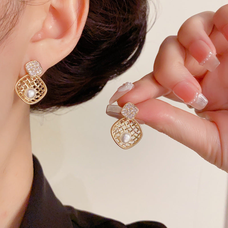 Luxury Zircon Openwork Pearl Geometric Earrings – Elegant Design
