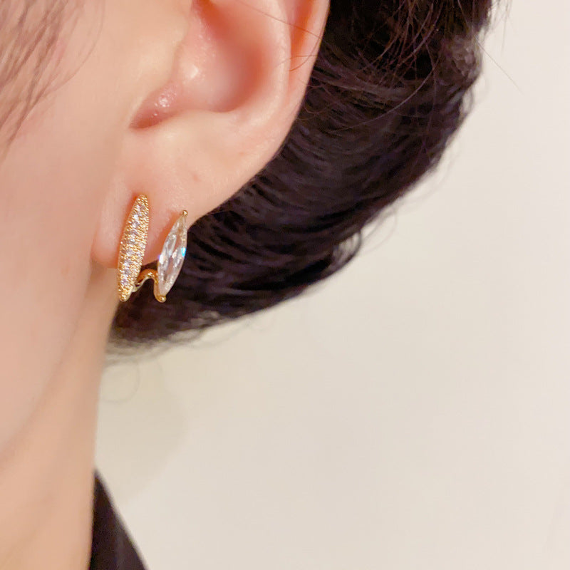 Luxury Double-Layer Zircon Grain Stud Earrings – Geometric Design