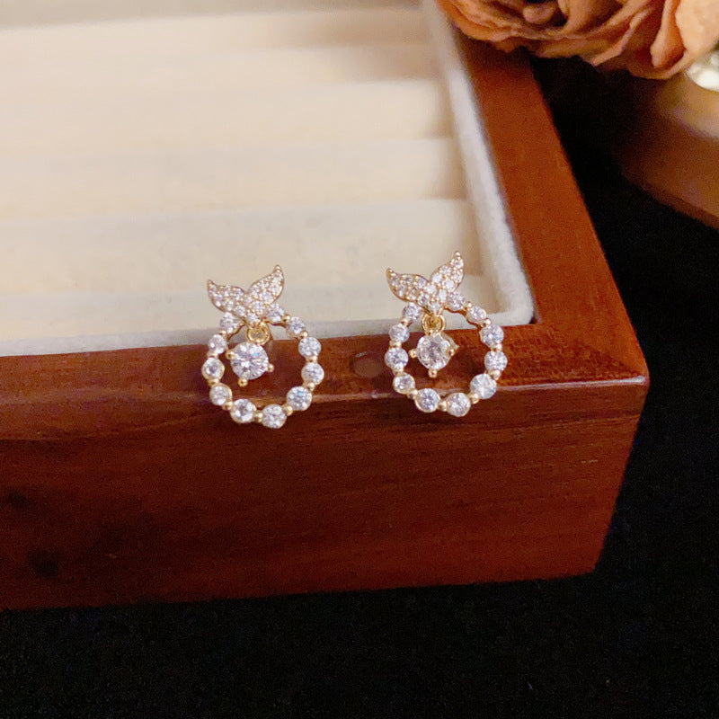 14K Gold Full-Zircon Fishtail Round Stud Earrings – S925 Silver Needle