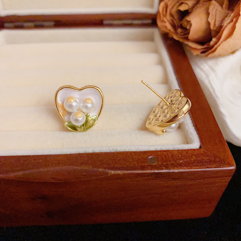 Enamel Pearl Tulip & Heart Stud Gold Earrings – Elegant Floral Design