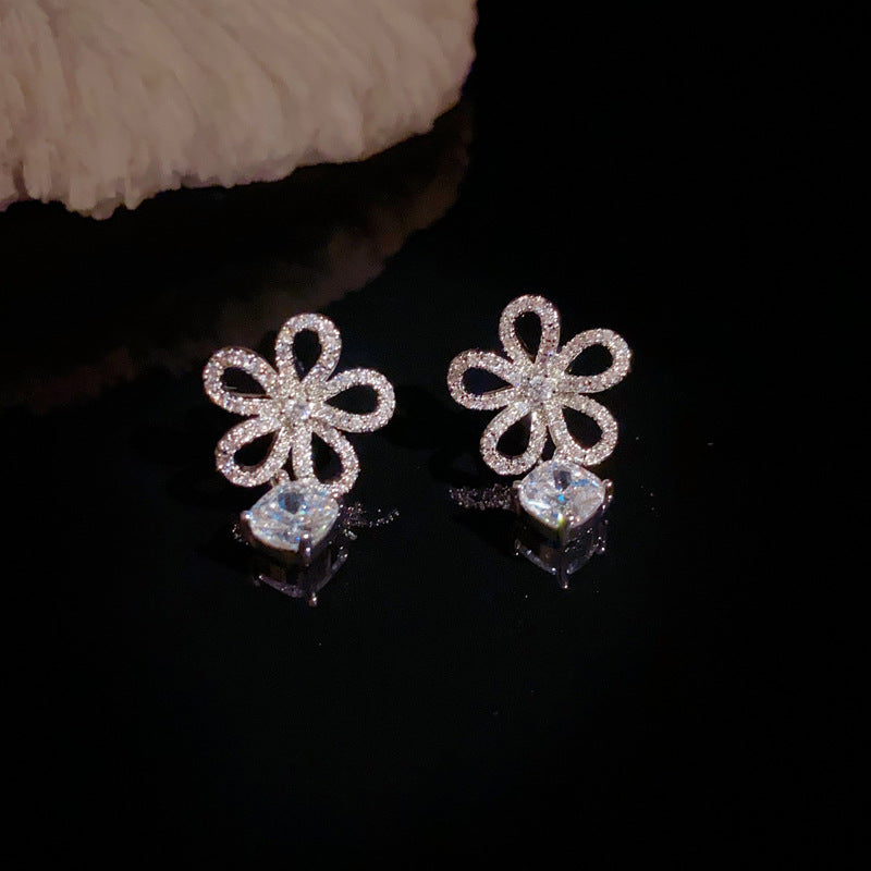 14K Gold-Plated Diamond Hollow Flower Earrings - Elegant Floral Design
