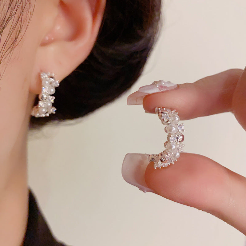 Luxury Zircon & Pearl C-Shaped Hoop Earrings– Elegant Geometric Design