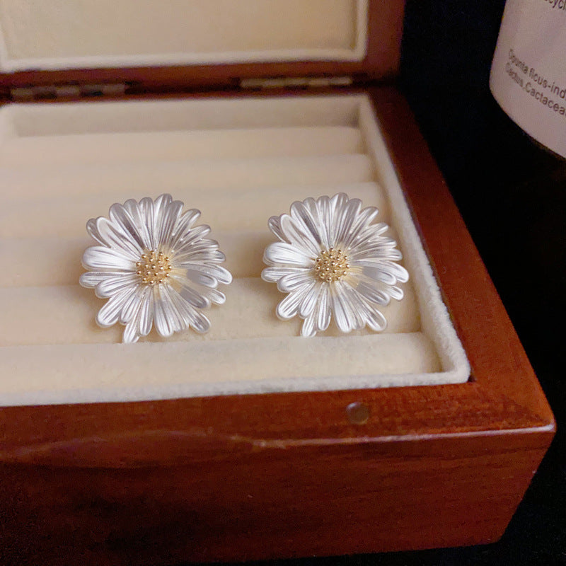 14K Gold-Plated Metal Daisy Stud Earrings – Sweet Minimalist Design