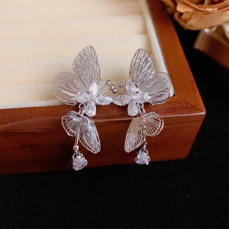 Luxury 3D Butterfly Tassel Drop Earrings – Elegant Design