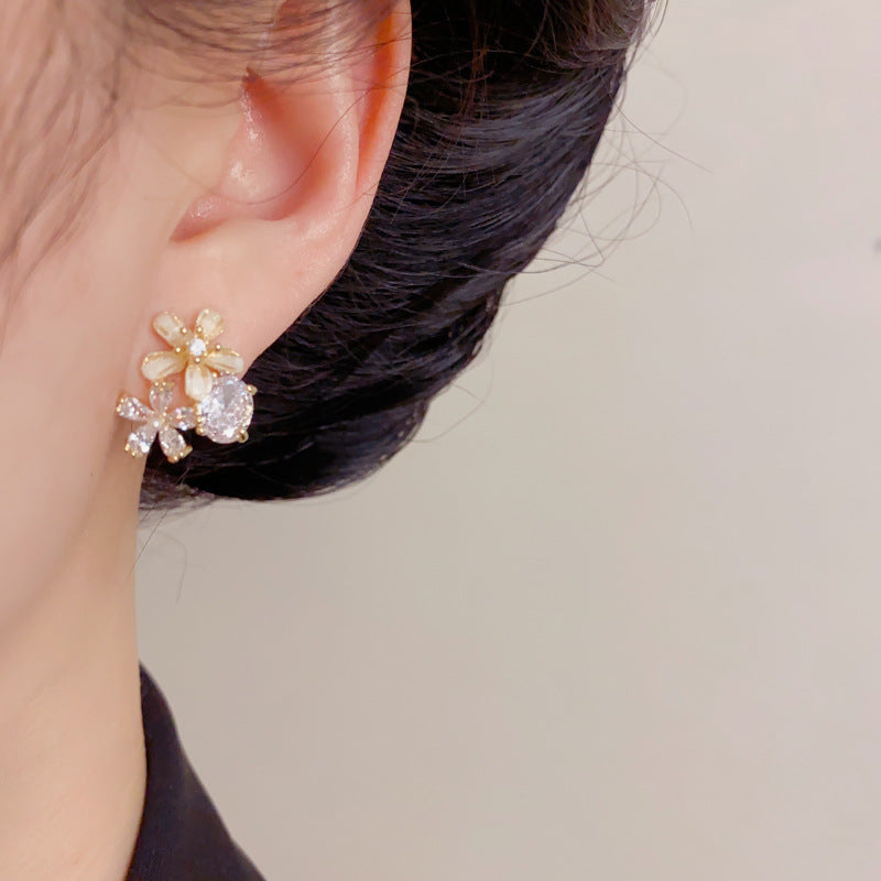 Eaioncol Oval CZ Petal Stud Earrings Gold