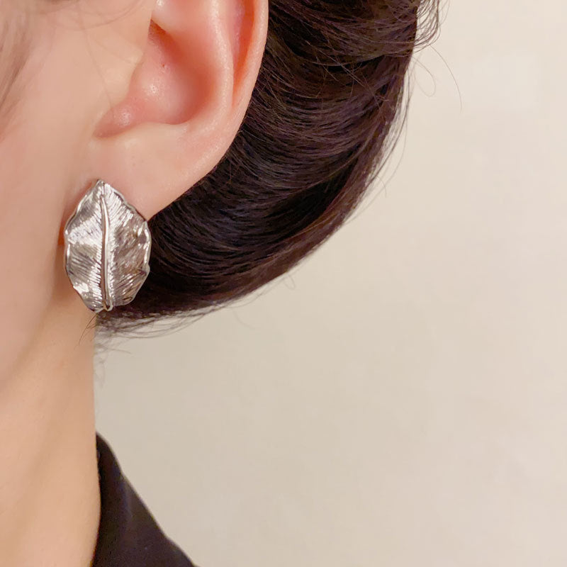 Luxury Textured Metal Leaf Stud Earrings – Elegant Design