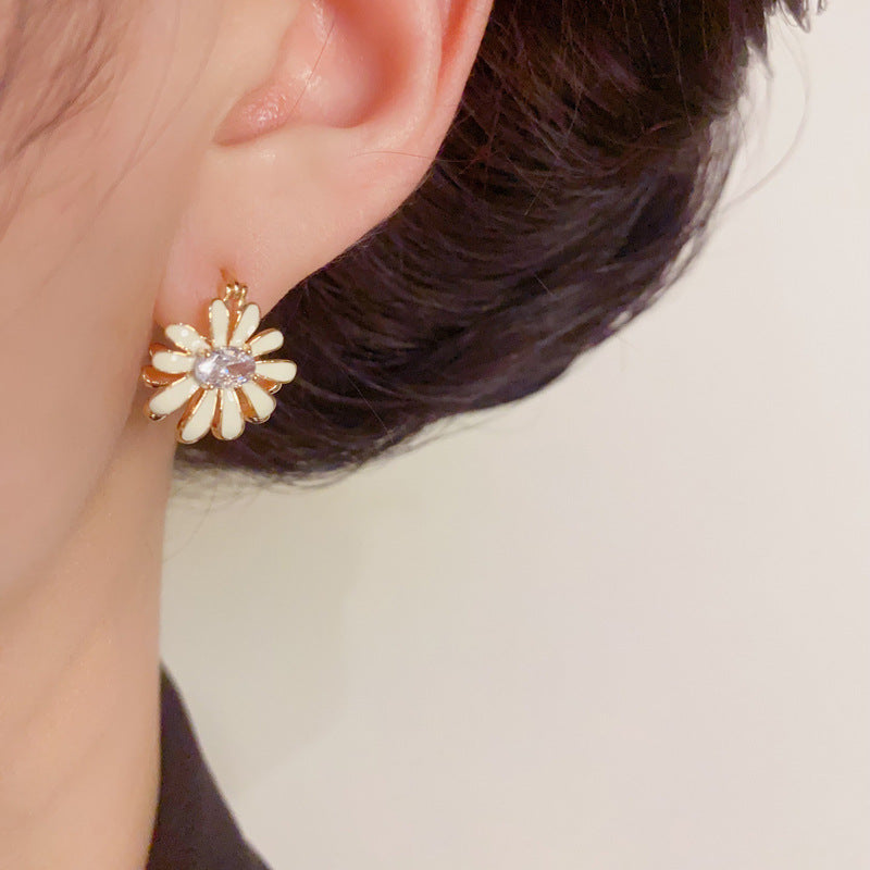 14K Gold Luxury Enamel & Zircon Daisy Earrings – Elegant Floral Design