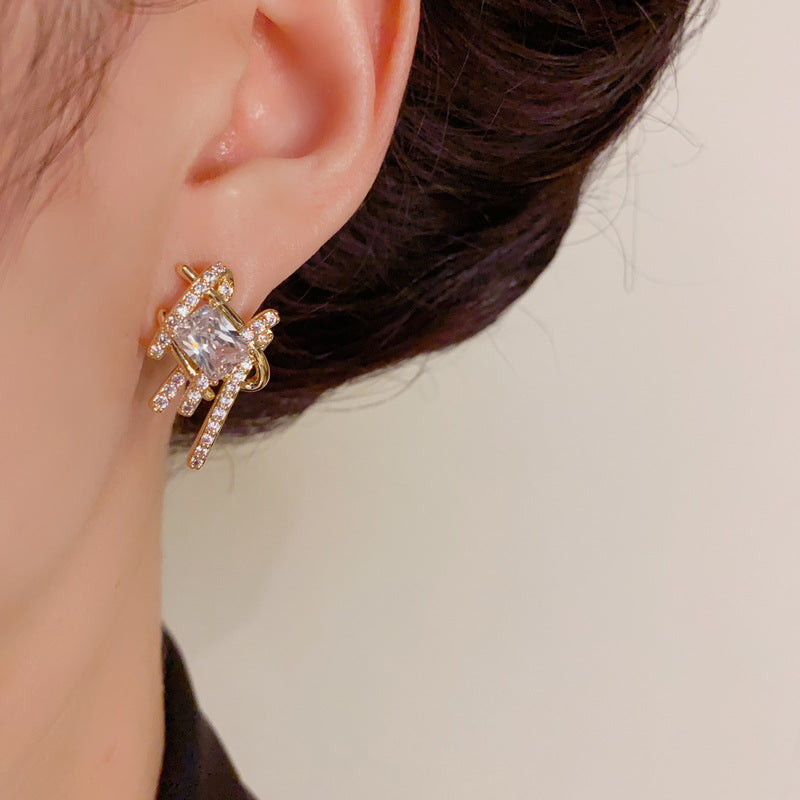 Elegant Zircon Woven Sugar Cube Stud Earrings – Geometric Design