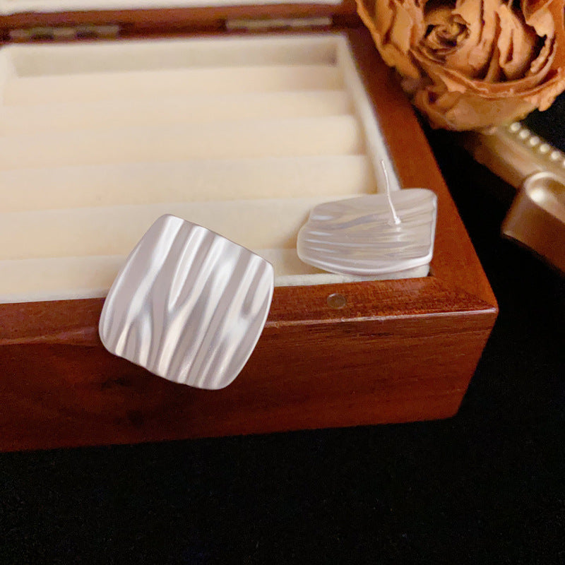 Elegant Silver Water Ripple Square Stud Earrings – Geometric Design