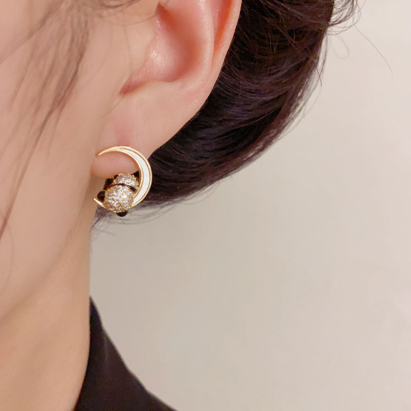 Luxury Shell Moon Bear Stud Earrings – Elegant Design