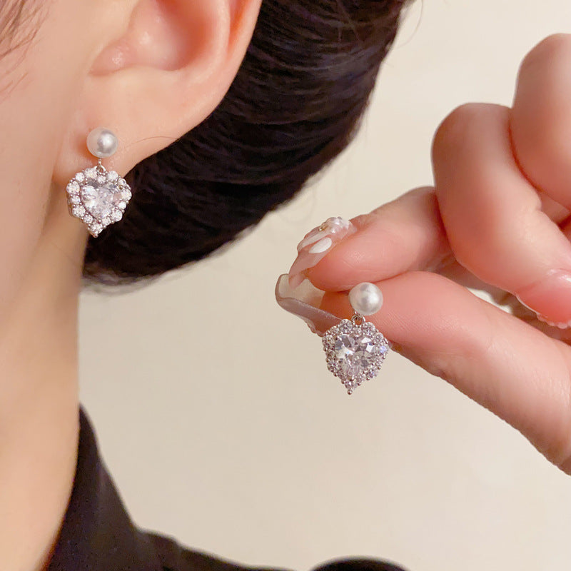 Elegant Full-Zircon Pearl Heart Drop Earrings – Romantic Design
