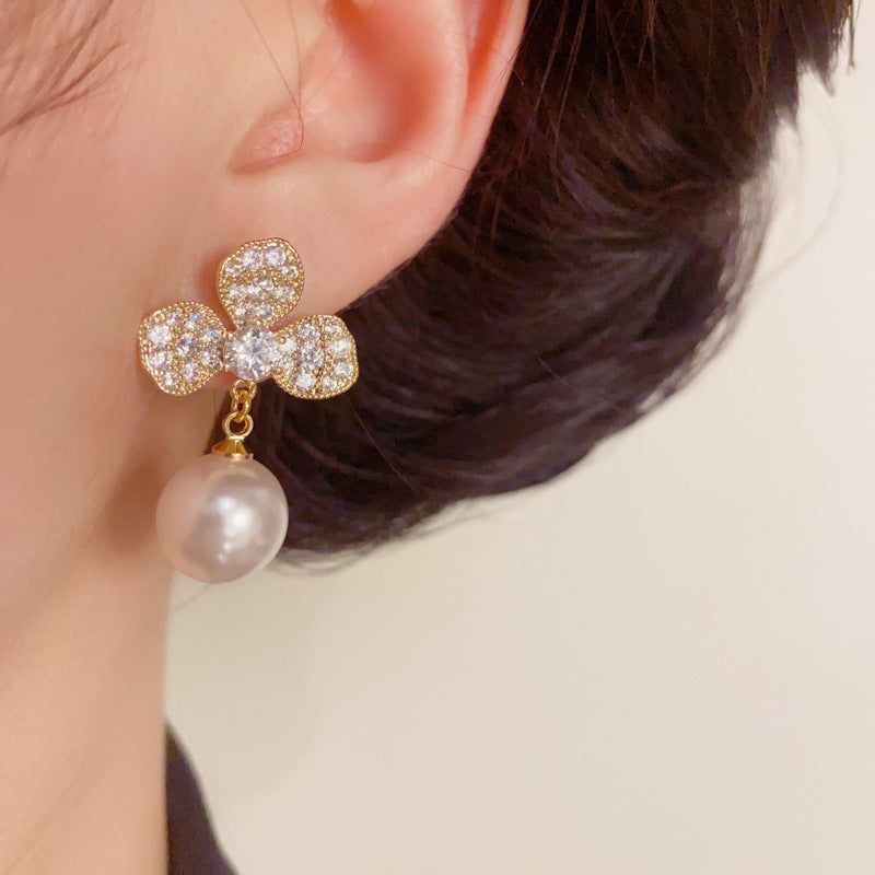 14K Gold Luxury 3-Leaf Flower & Pearl Drop Earrings – Elegant Design