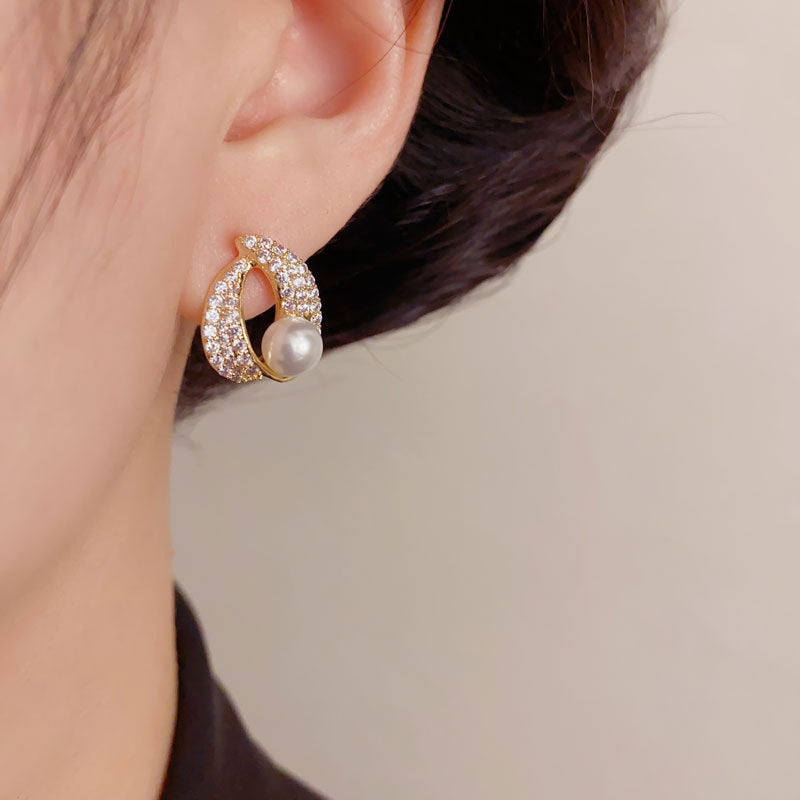Elegant Zircon Geometric Pearl Stud Earring – French Minimalist Design