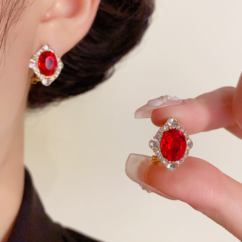 Elegant Zircon Diamond-Shaped Crystal Stud Earrings – Geometric Design