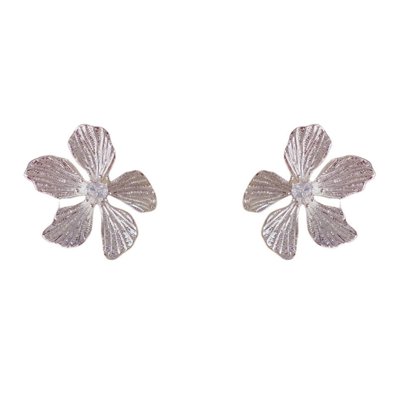 Elegant Zircon 3D Petal Stud Gold Earrings – Floral Design