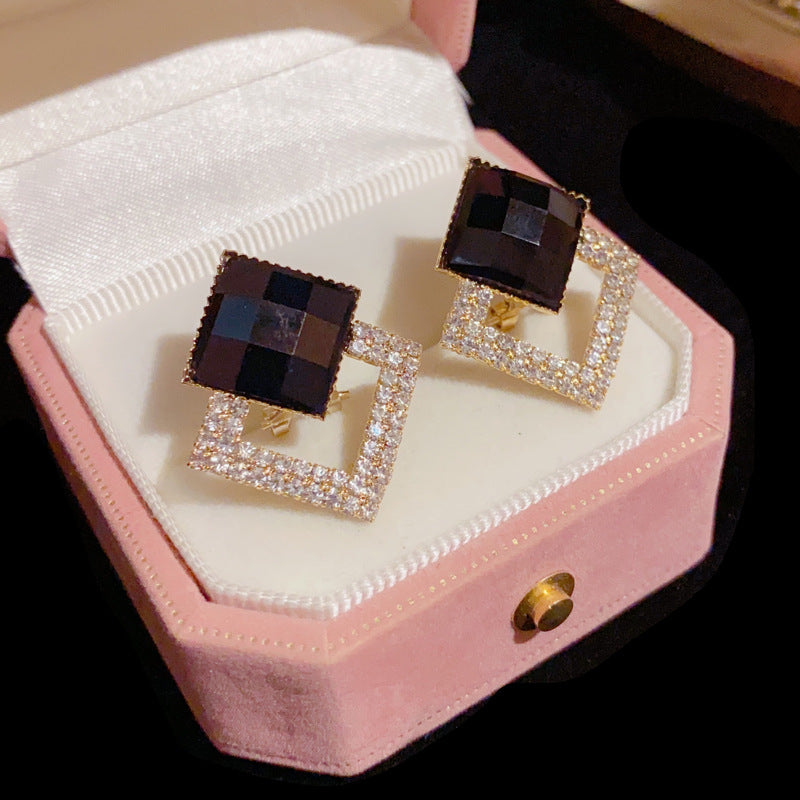 أقراط أذن من الذهب عيار 14 قيراطًا مطلية بالكريستال الأسود مرصعة بالزركون - أعمدة فضية S925