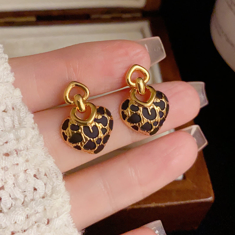 Luxury Metal Leopard Print Heart Stud Gold Earrings – Elegant Design