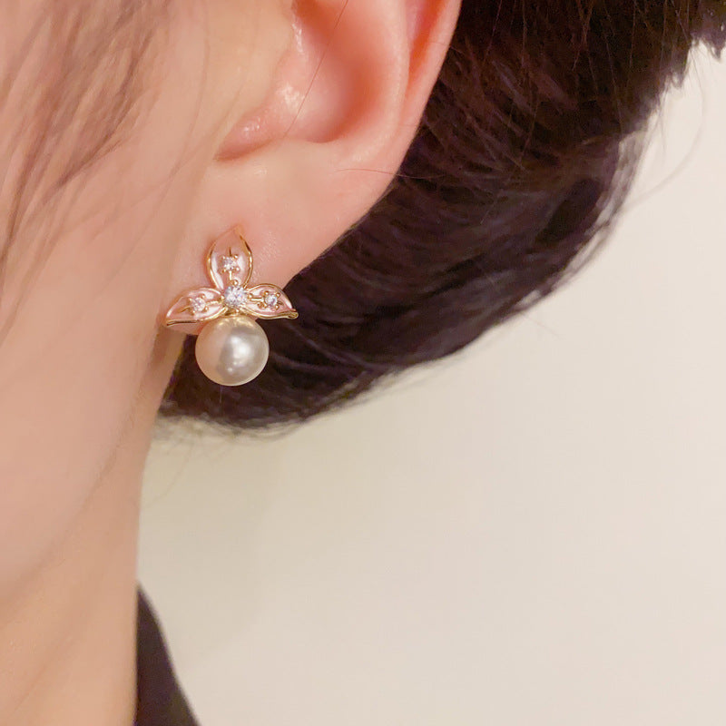Elegant Three-Leaf Flower & Pearl Stud Earrings – S925 Silver Needle