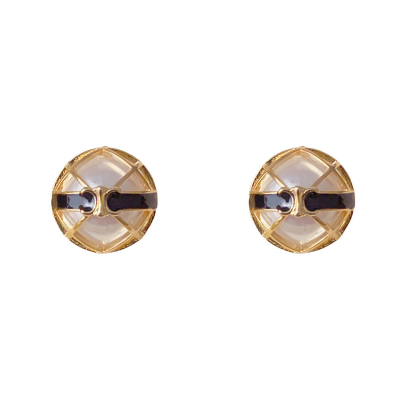 Elegant Round Stud Earrings – French Classic Minimalist Design