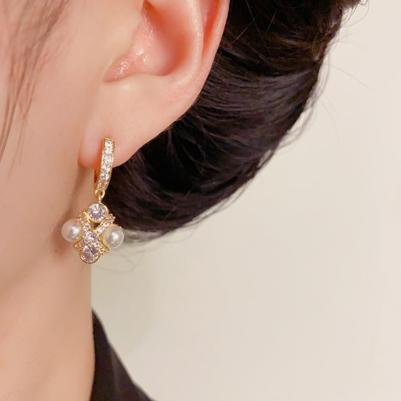 Elegant Zircon & Pearl 4Leaf Flower Ear Cuff Earrings – Floral Design