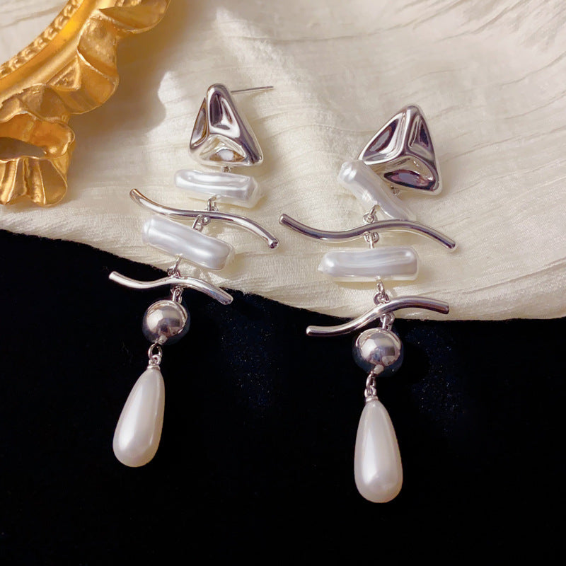 Luxury Geometric Triangle Pearl Tassel Earrings – Elegant Design