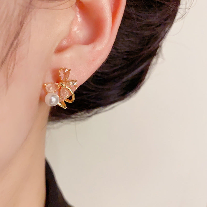 14K Gold Champagne Butterfly Pearl Stud Earrings – Elegant Design