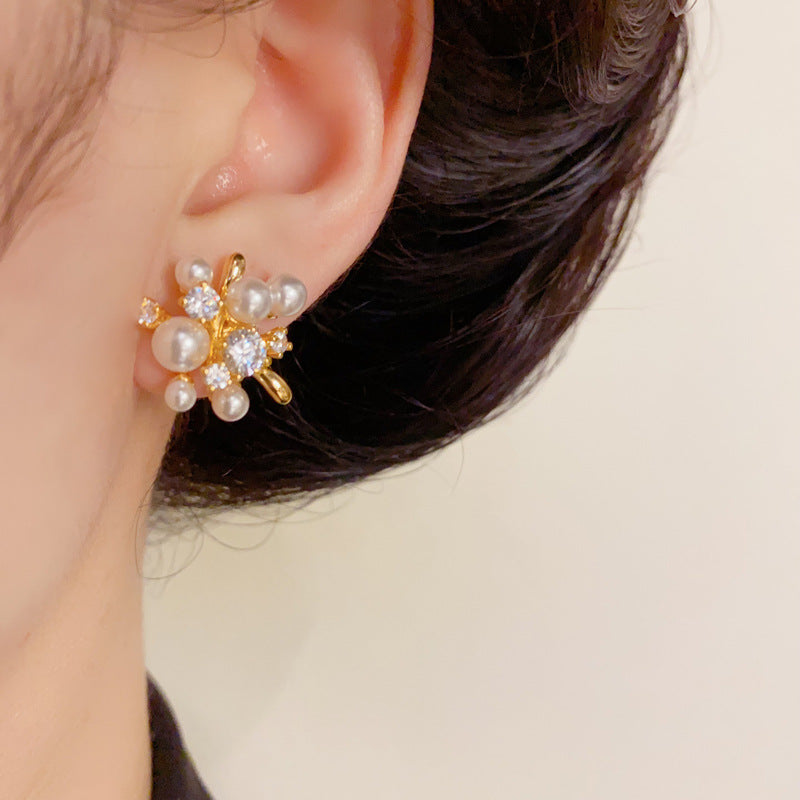 14K Gold-Plated Firework Pearl Stud Earrings – Elegant Sparkle Design