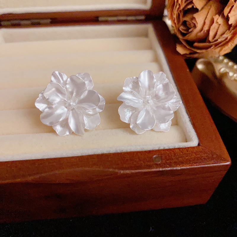 Elegant Flower Petal Stud Floral Earrings – S925 Silver Needle Design