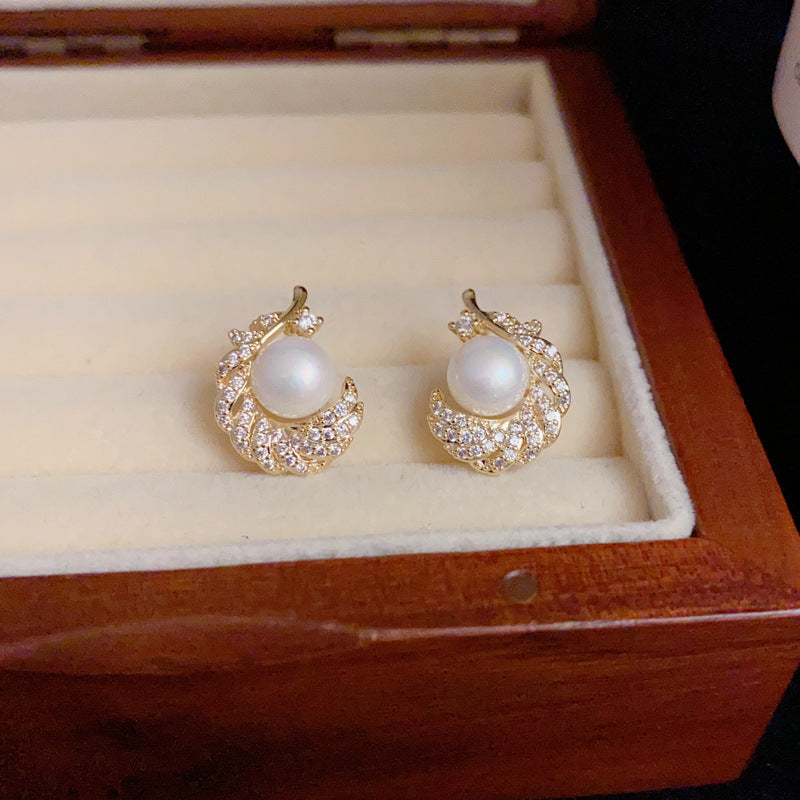 14K Gold-Plated Feather Pearl Stud Earrings – Delicate & Shiny Design