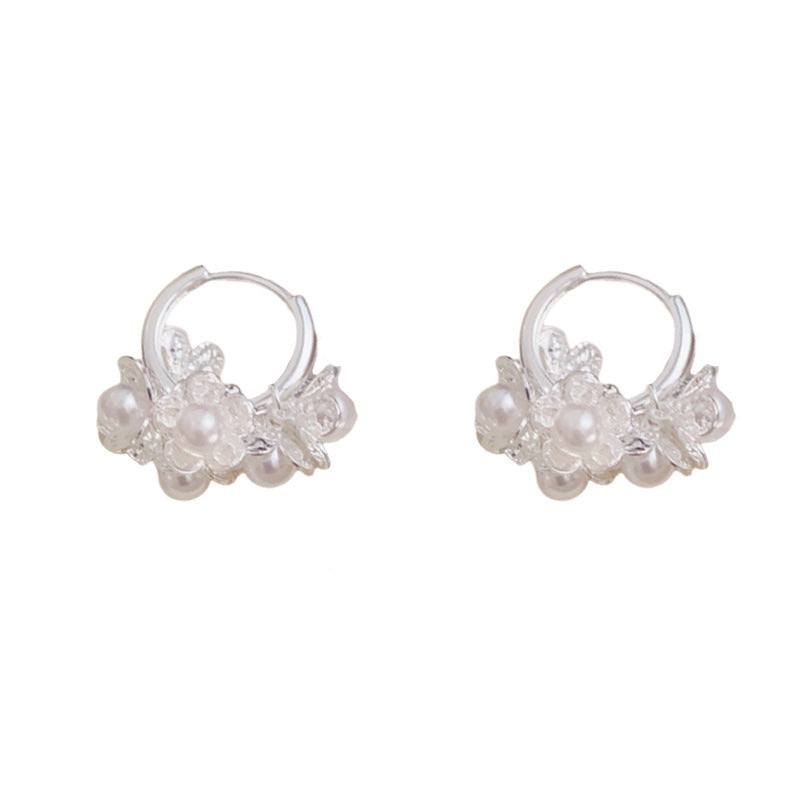 Elegant Metal Petal & Pearl Ear Cuff Earrings – Floral Design
