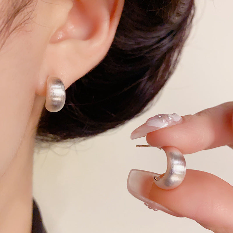 18K Gold Brushed C-Shaped Hoop Earrings – Minimalist Luxury Design