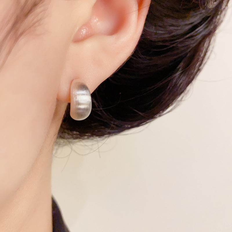 18K Gold Brushed C-Shaped Hoop Earrings – Minimalist Luxury Design