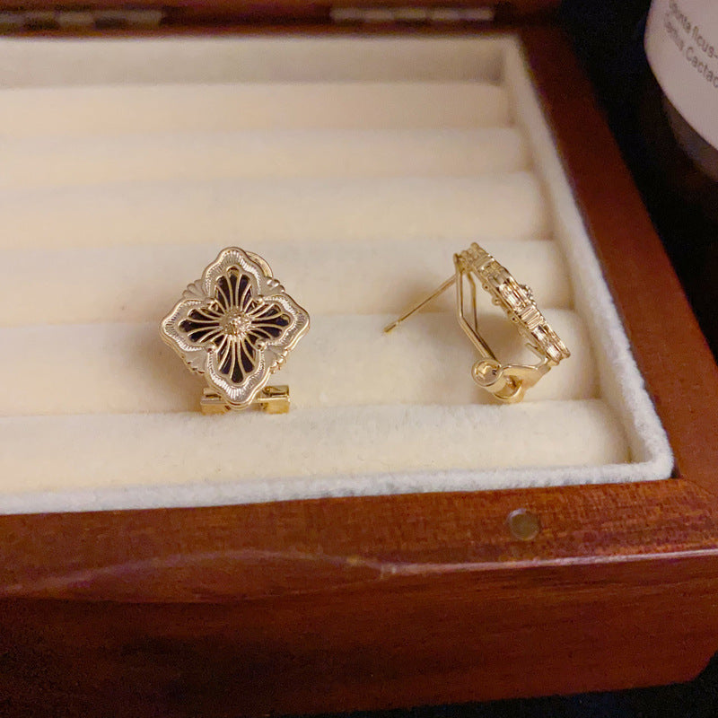 14K Gold-Plated Metal Four-Leaf Flower Stud Earrings – Elegant Vintage