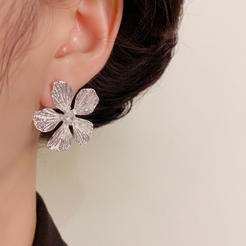 Elegant Zircon 3D Petal Stud Gold Earrings – Floral Design